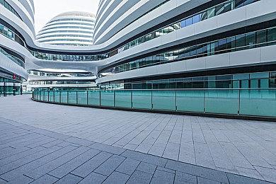 卡牌构筑肉鸽游戏《Tamarak Trail》现已在Steam平台正式推出